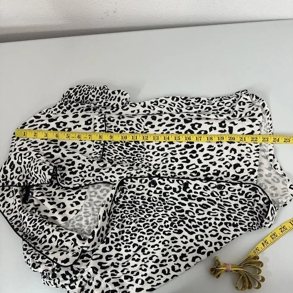Kate Spade Pajama Top Womens Medium White Black Animal Print‎ Soft Button